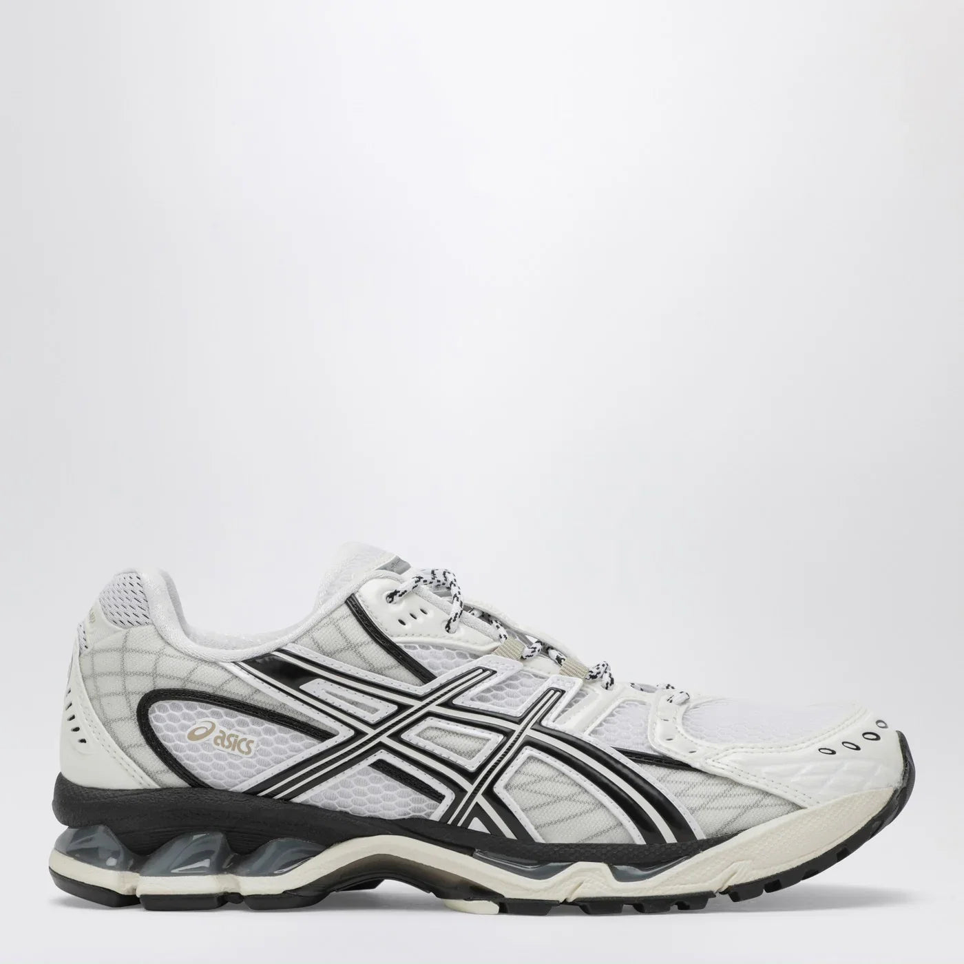 ASICS Gel-Nimbus 10.1 Sneakers in White/Ivory