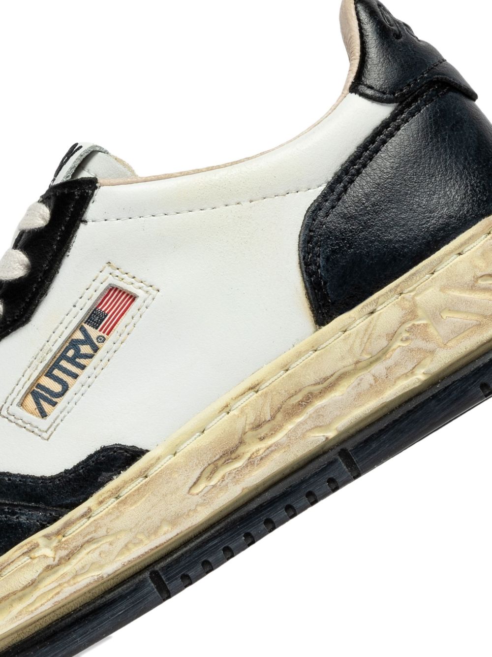 Autry X MAISON MIHARA YASUHIRO MEDALIST LOW SUPER VINTAGE SNEAKERS