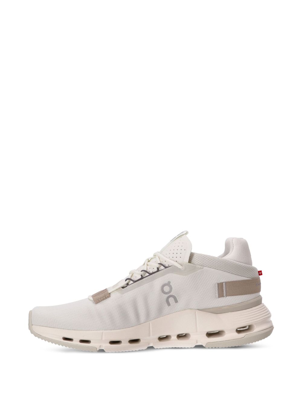 ON Cloudnova 2 Sneakers