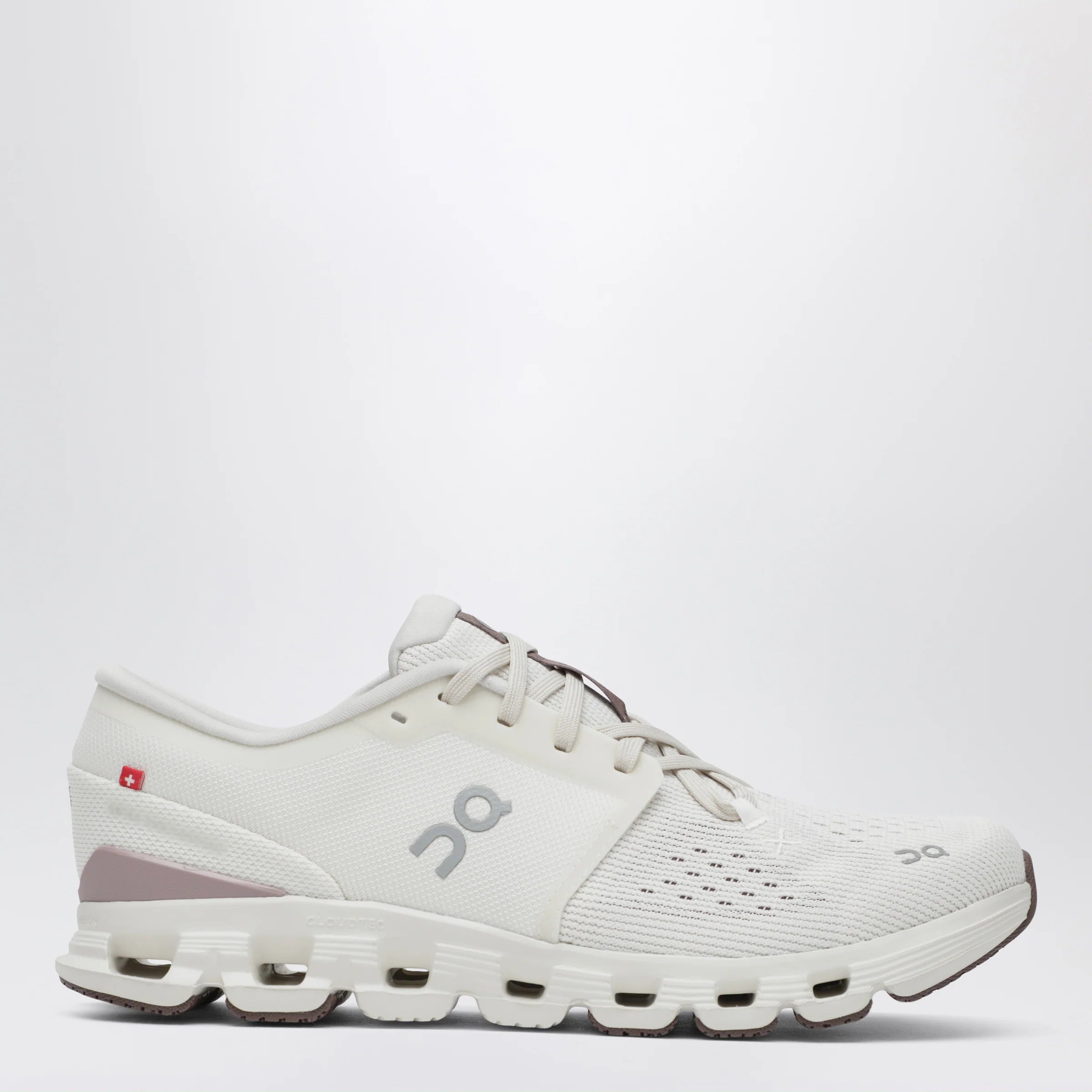 Cloud X 4 Ivory/Heron Sneakers