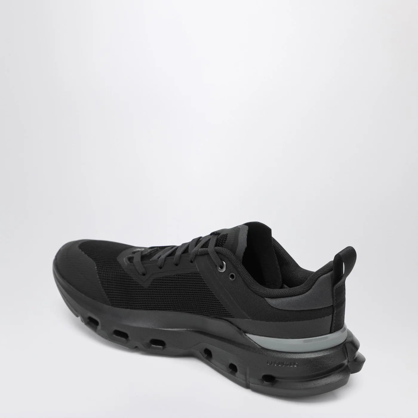 On Sneakers Cloudpulse Next black