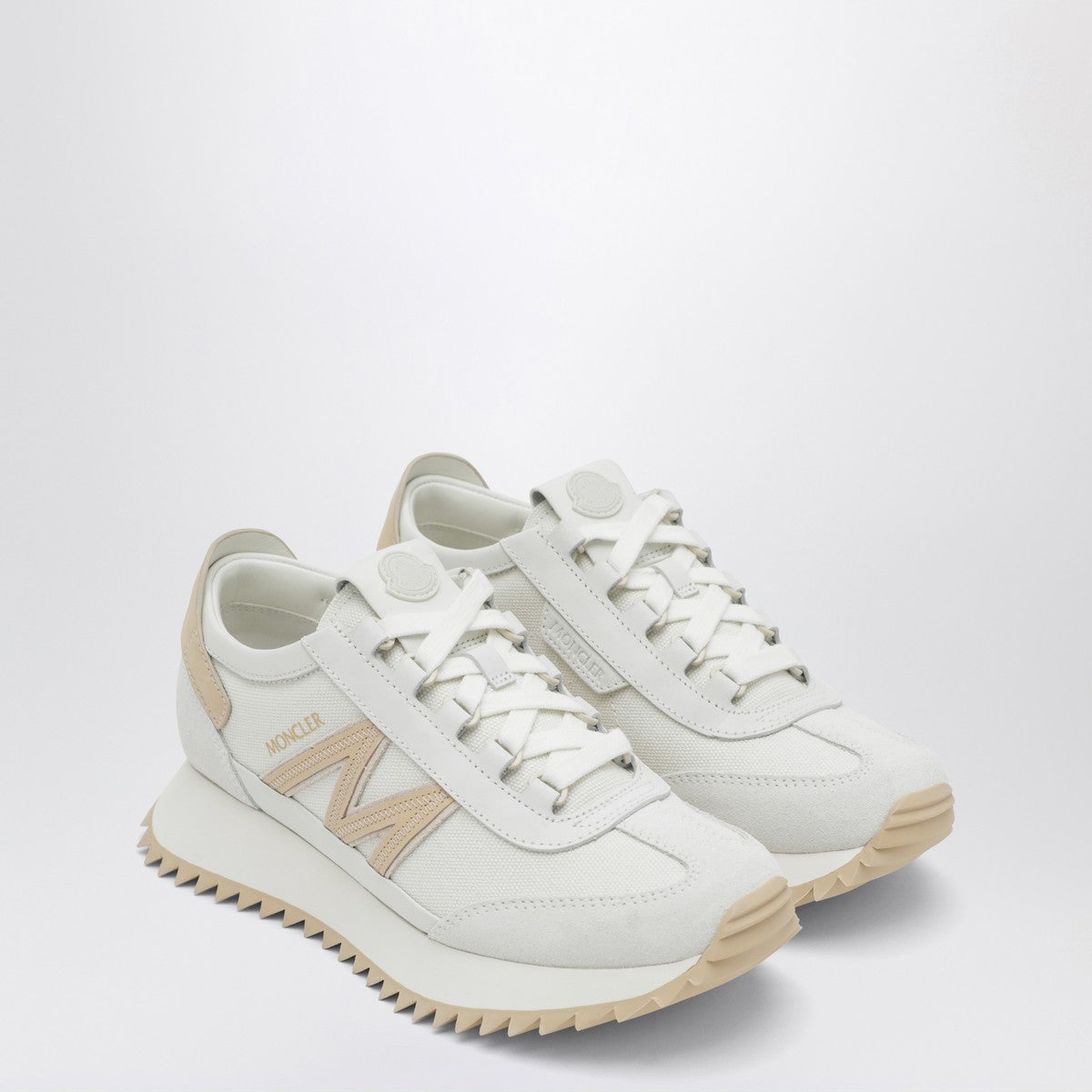 Moncler Pacey2 sneaker in white canvas and leather