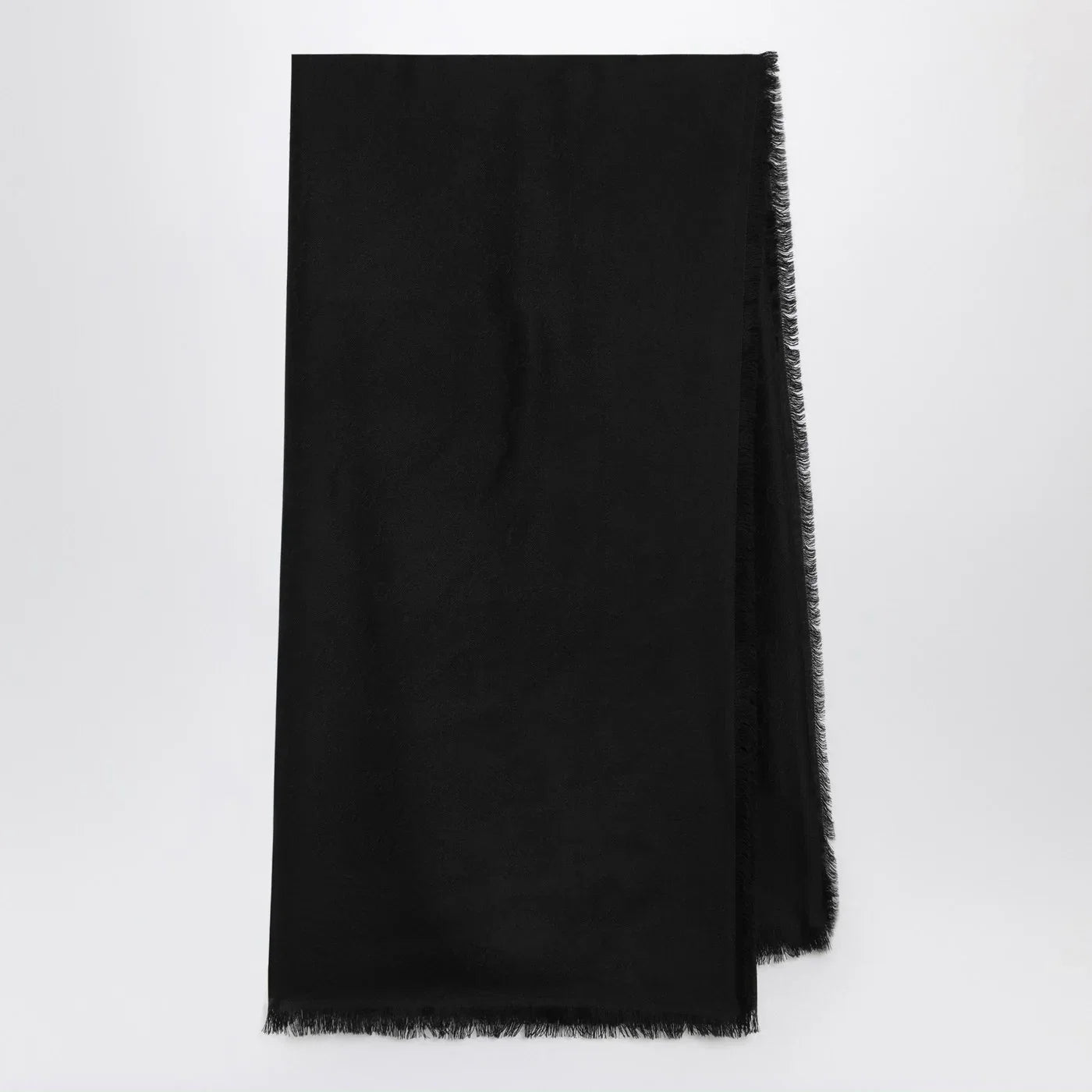 GUCCI Black wool and silk GG jacquard shawl