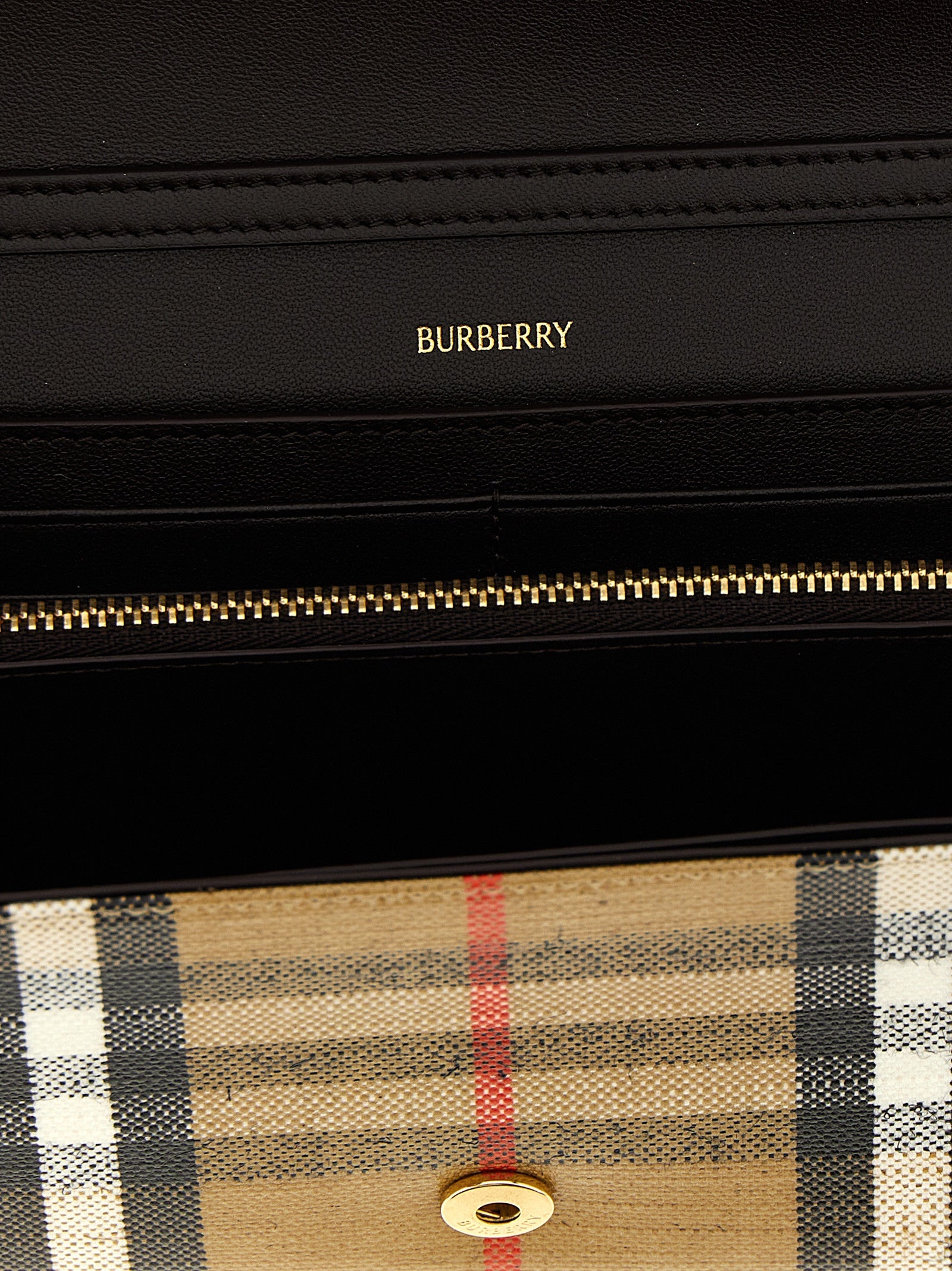 Burberry Highlands Wallet On Chain