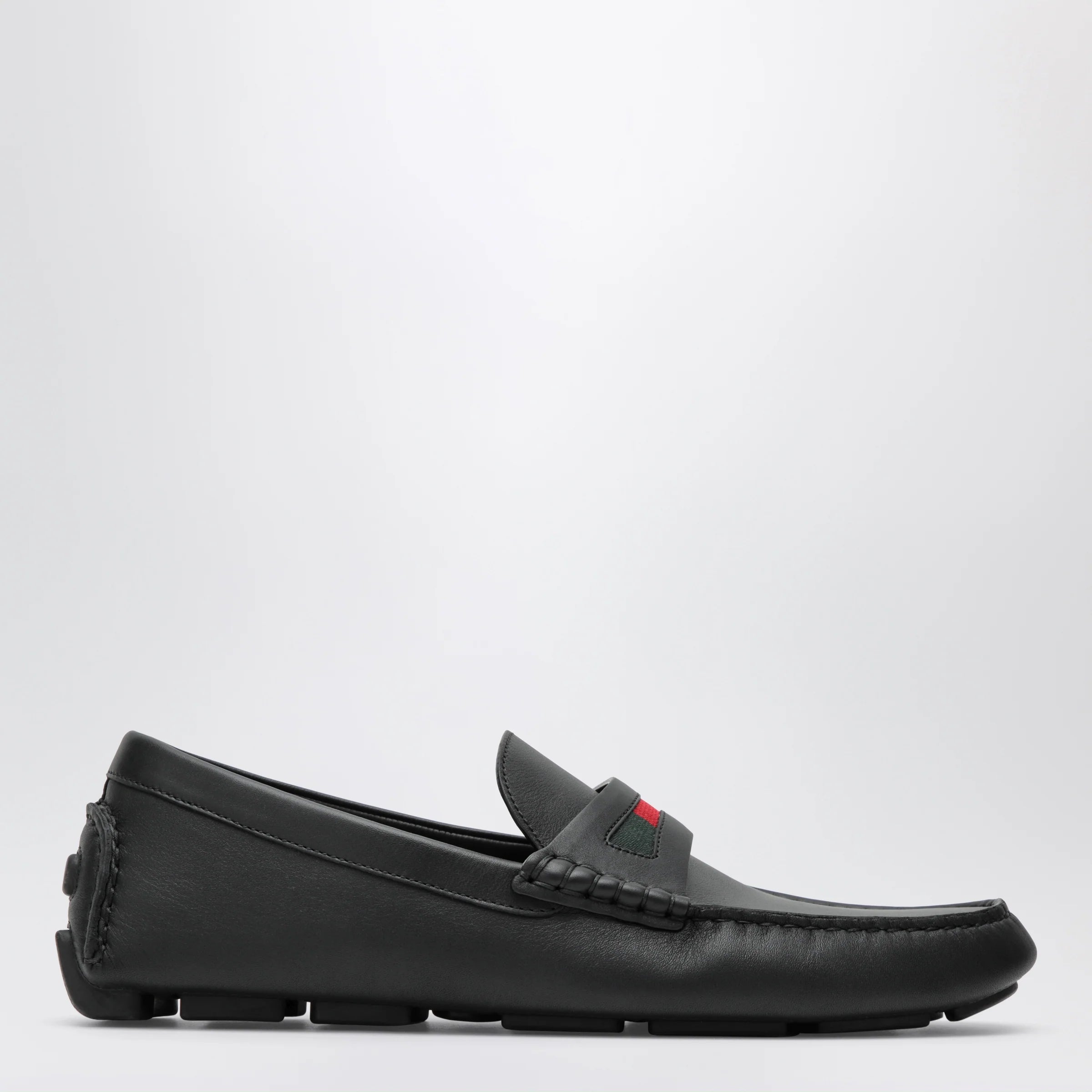 GUCCI Men's driver loafer in black leather with Web