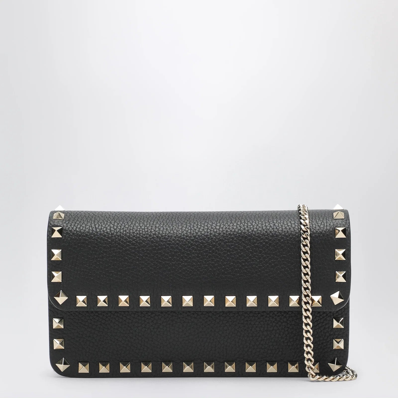 Valentino Garavani Pouch with black Rockstud chain