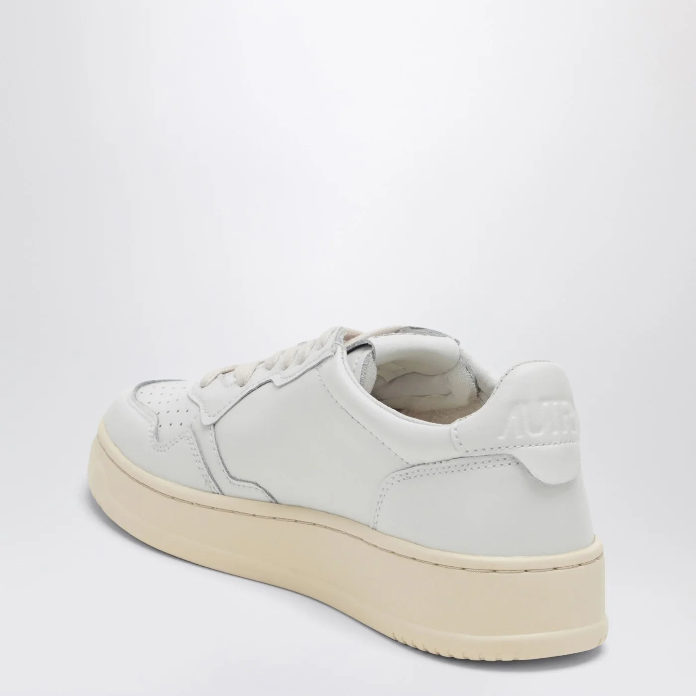 AUTRY Low-top Medalist sneakers in white/green leather