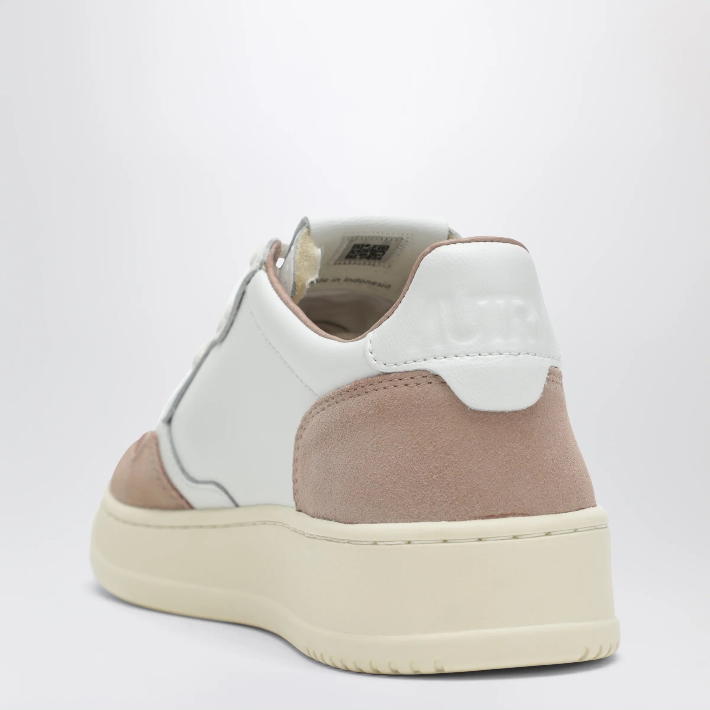 AUTRY Medalist Low Sneakers in white leather and cinnamon pink suede