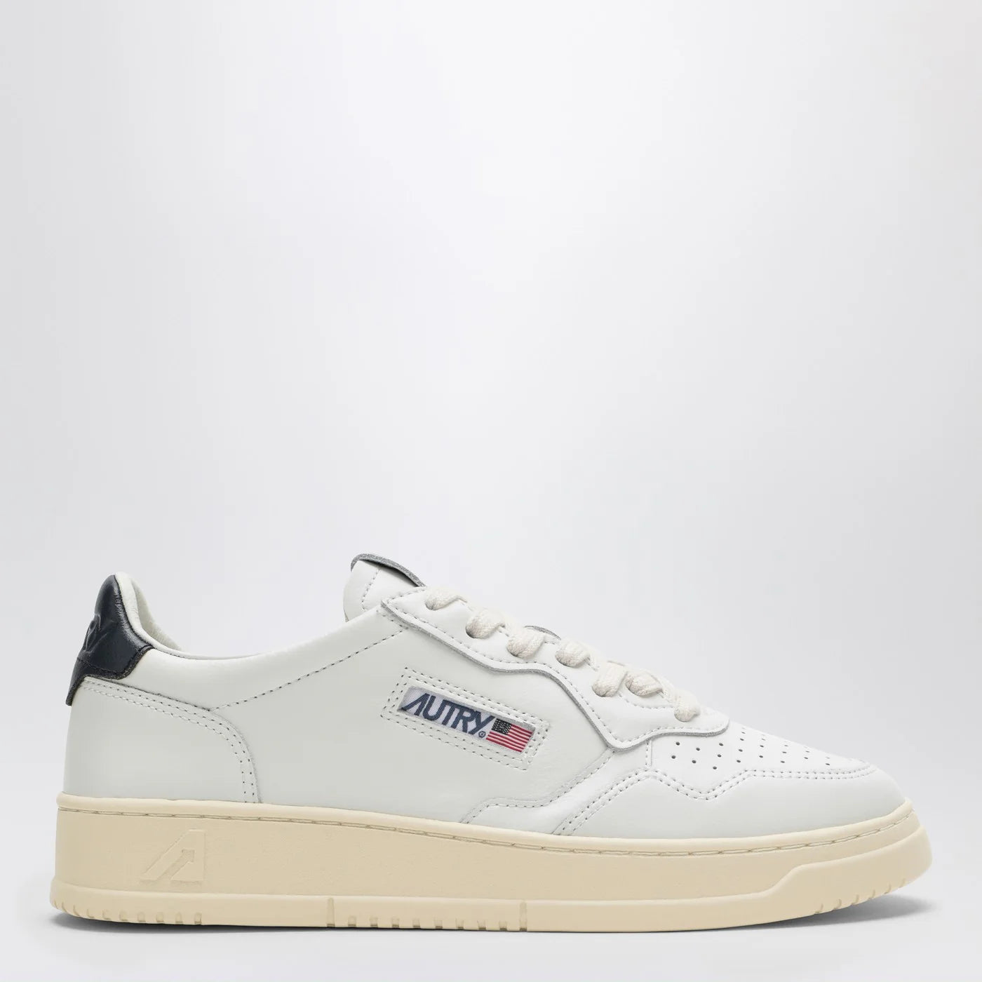 AUTRY Medalist white/space Sneakers
