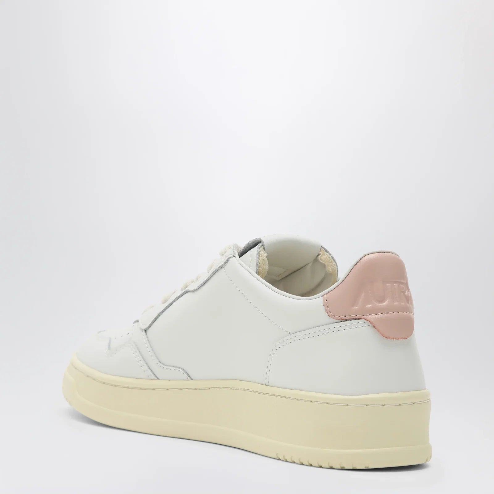 AUTRY White/pink leather Medalist Sneakers
