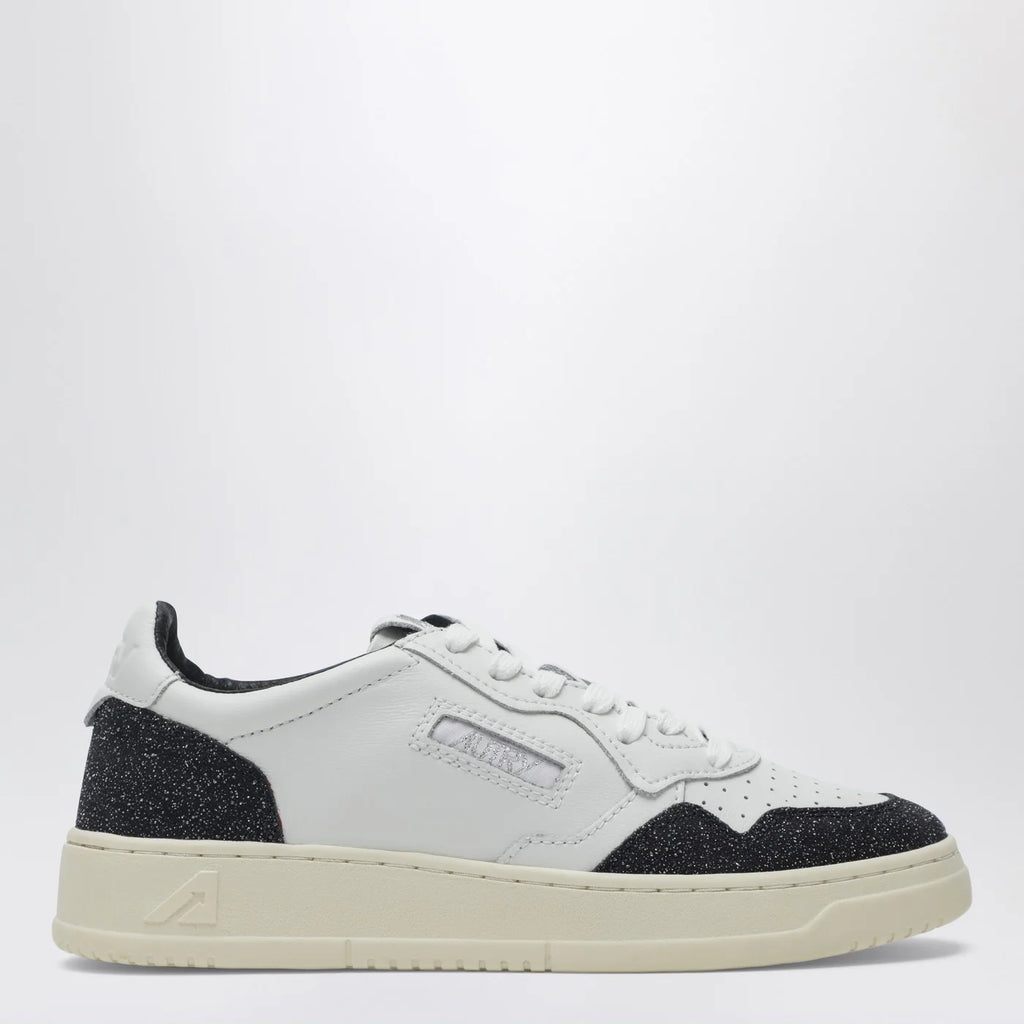 AUTRY Medalist Low Sneakers in white and black leather with glitter