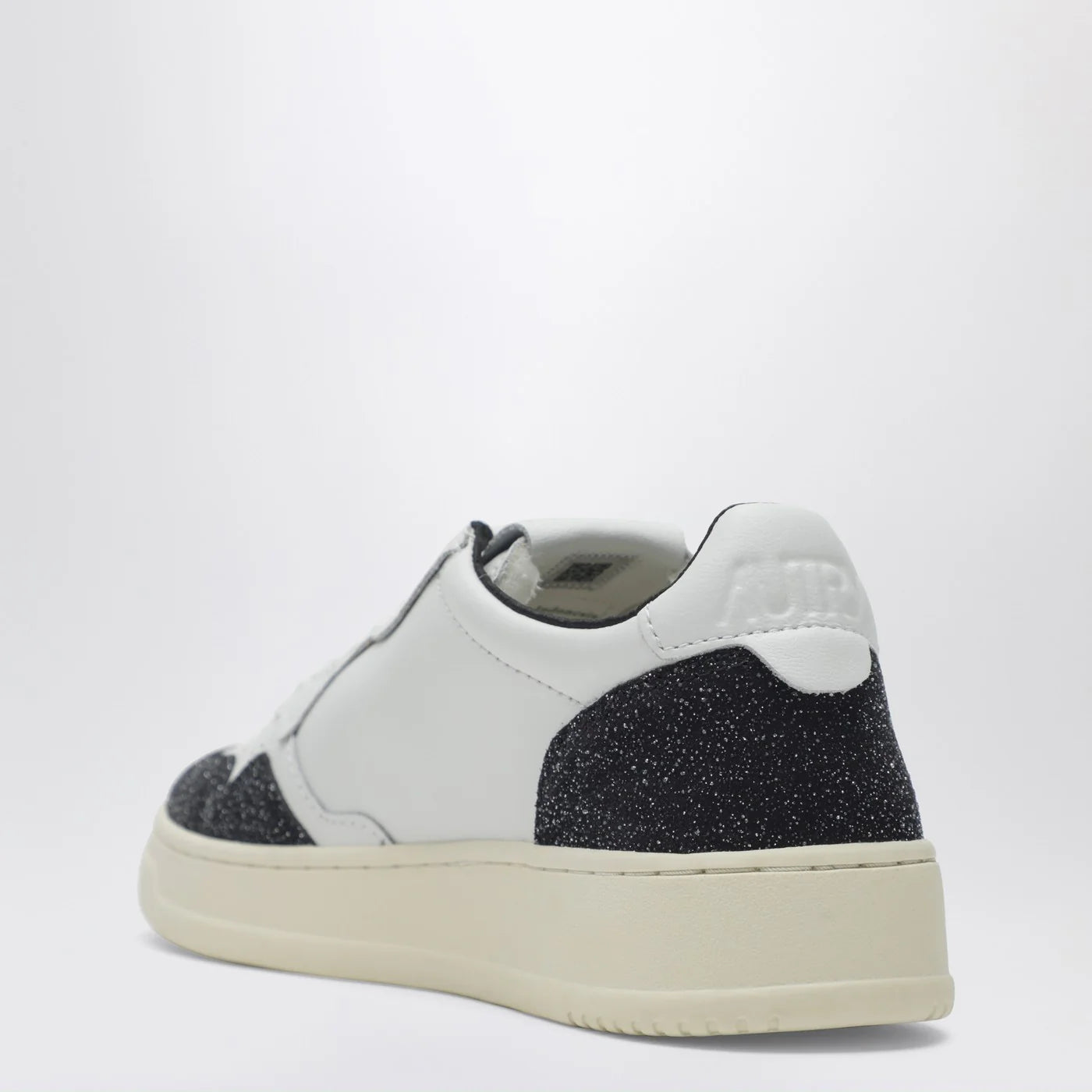 AUTRY Medalist Low Sneakers in white and black leather with glitter