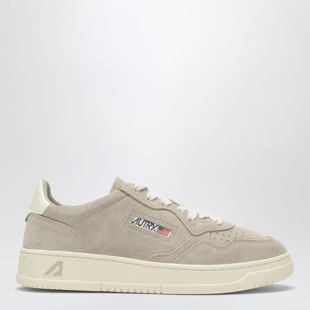 AUTRY Medalist Low Sneakers in taupe suede