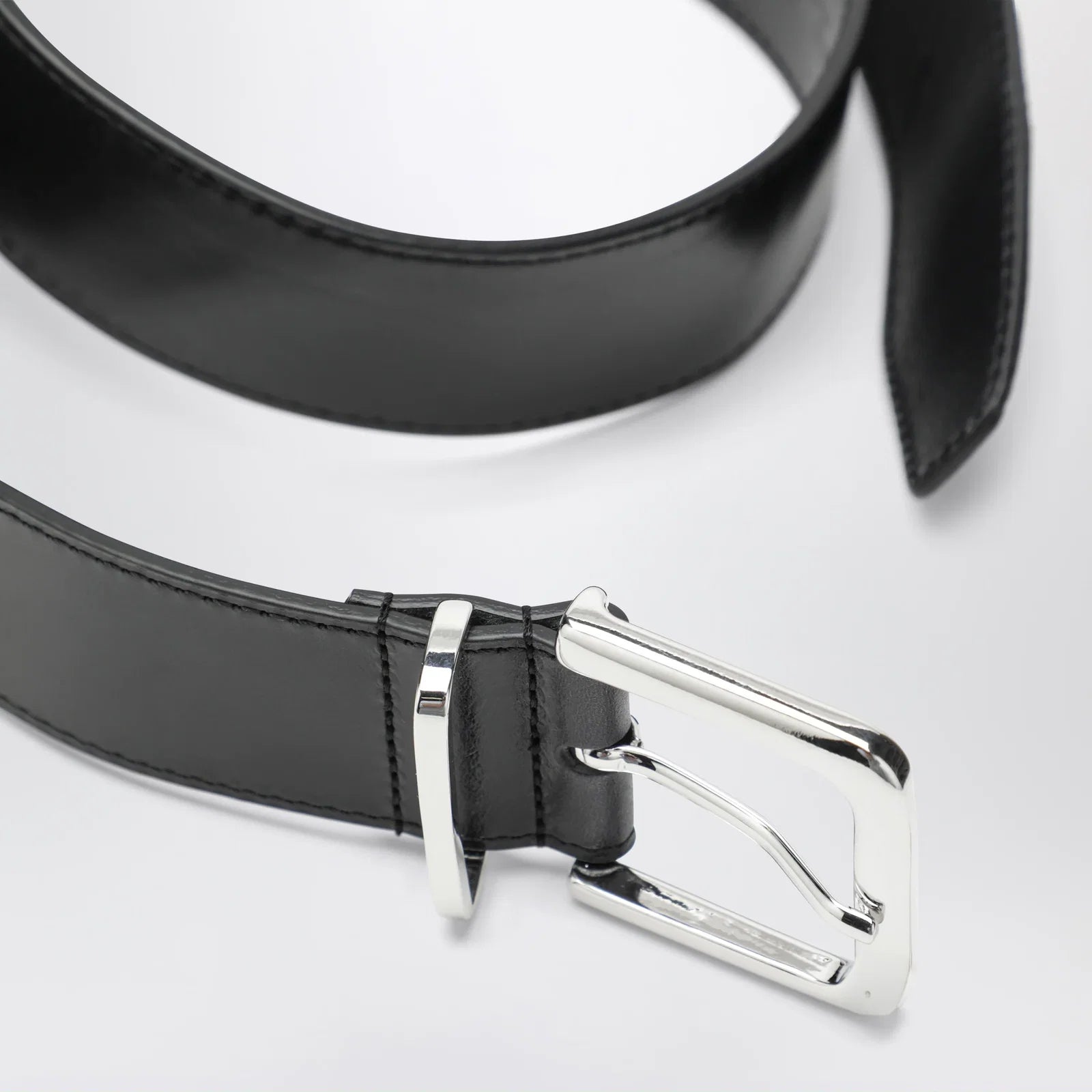 The Frankie Shop Sarno belt in smooth black leather with silver buckle