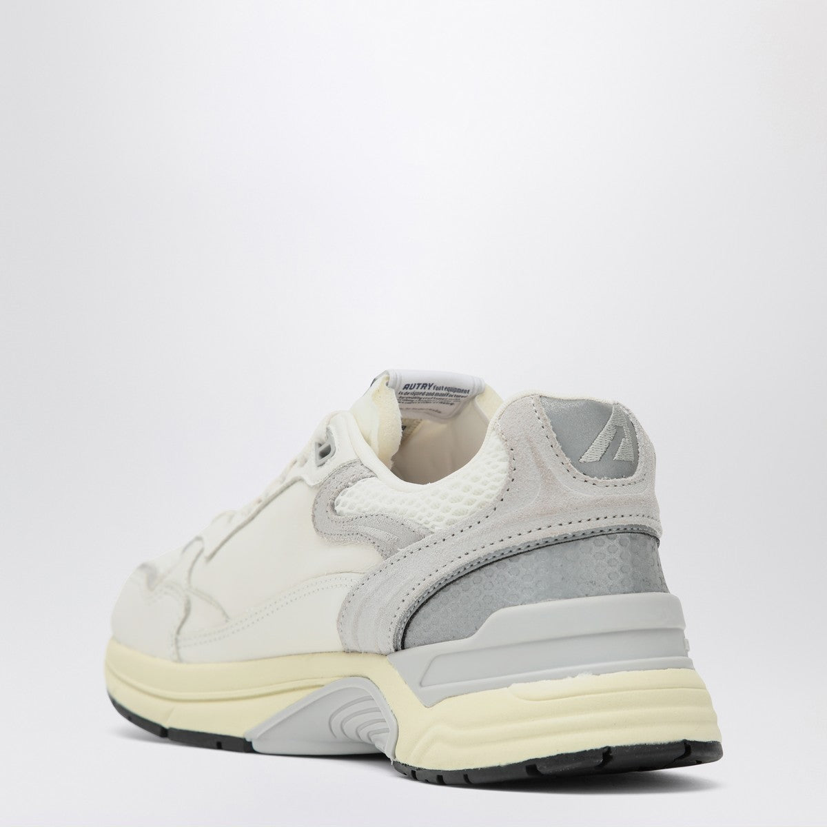 AUTRY Sneakers Hyperway in mesh and white and grey suede