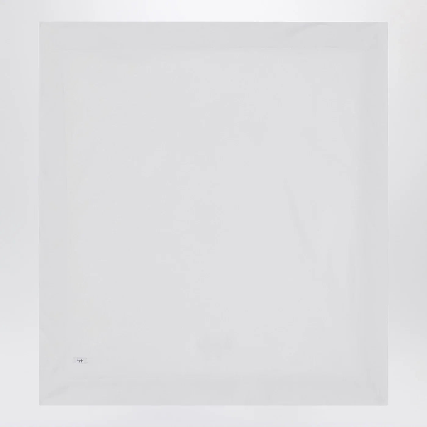 Il Gufo White cover with pink seersucker border